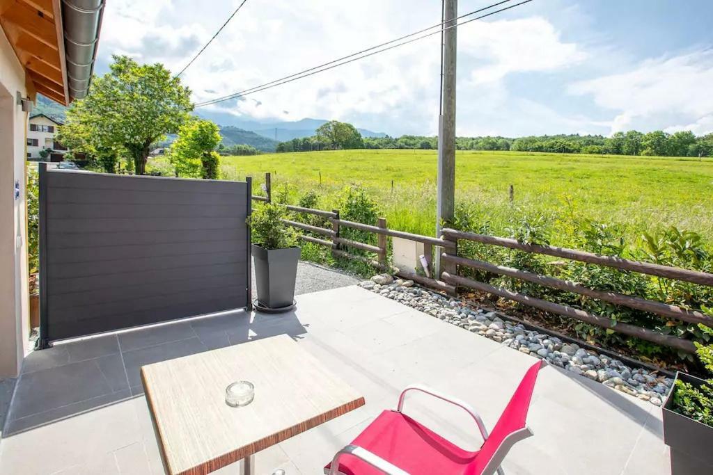 Domaine des Ecuries - Appartements meublés à Talloires Exterior foto